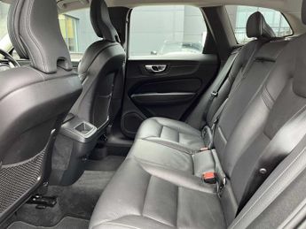 VOLVO XC60 2.0 B5P Core 5Dr Awd Geartronic