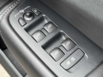 VOLVO XC60 2.0 B5P Core 5Dr Awd Geartronic