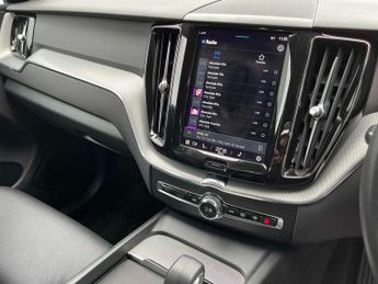 VOLVO XC60 2.0 B5P Core 5Dr Awd Geartronic