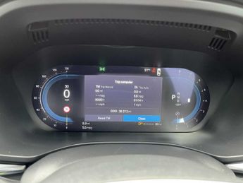 VOLVO XC60 2.0 B5P Core 5Dr Awd Geartronic