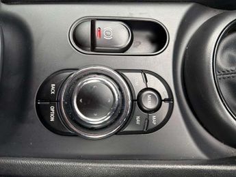 Mini CLUBMAN 1.5 Cooper Classic 6Dr Auto