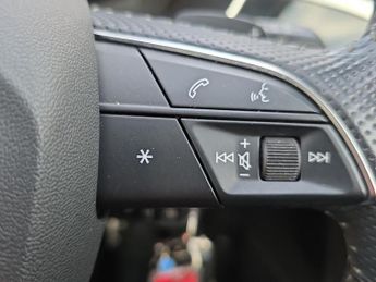 AUDI Q3 1.5 Tfsi Cod 35 S Line Suv 5Dr Petrol S Tronic Euro 6 (S/S) (150