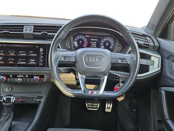 AUDI Q3 1.5 Tfsi Cod 35 S Line Suv 5Dr Petrol S Tronic Euro 6 (S/S) (150