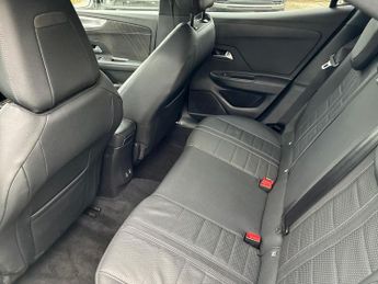 VAUXHALL MOKKA 50Kwh Launch Edition Suv 5Dr Electric Auto (136 Ps)