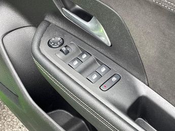 VAUXHALL MOKKA 50Kwh Launch Edition Suv 5Dr Electric Auto (136 Ps)