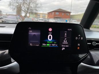 VOLKSWAGEN ID. BUZZ Pro 86Kwh Life Mpv 5Dr Electric Auto (Lwb, 6Seat) (286 Ps)