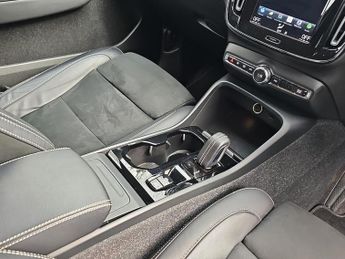 VOLVO XC40 Volvo Xc40 R-Design T3 Auto