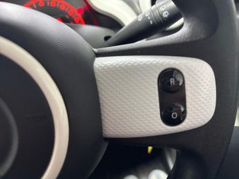 RENAULT TWINGO 1.0 Sce Play Hatchback 5Dr Petrol Manual Euro 6 (70 Ps)