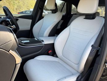 MERCEDES-BENZ GLC Glc 300E 4Matic Amg Line 5Dr 9G-Tronic