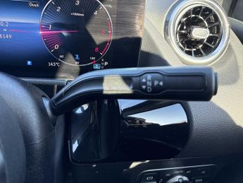 MERCEDES-BENZ GLA Gla 200D Sport Executive 5Dr Auto
