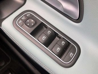 MERCEDES-BENZ CLA Cla 250E Amg Line Premium 4Dr Tip Auto