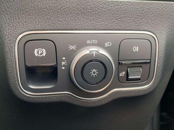 MERCEDES-BENZ EQA Eqa 300 4Matic 168Kw Amg Line 66.5Kwh 5Dr Auto