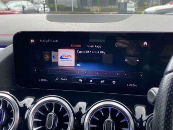 MERCEDES-BENZ EQA Eqa 300 4Matic 168Kw Amg Line 66.5Kwh 5Dr Auto