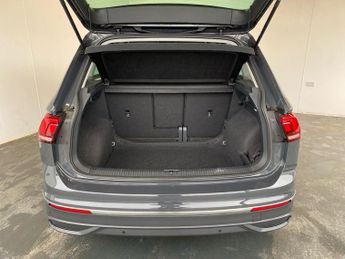VOLKSWAGEN TIGUAN 2.0 Tdi Life Suv 5Dr Diesel Dsg Euro 6 (S/S) (150 Ps)