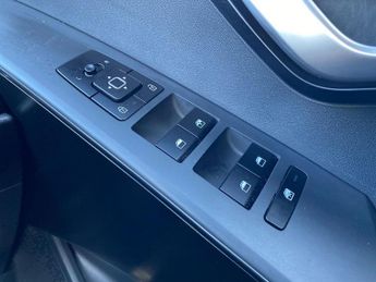 KIA NIRO 150Kw 2 Nav 65Kwh 5Dr Auto