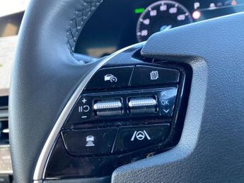 KIA NIRO 150Kw 2 Nav 65Kwh 5Dr Auto