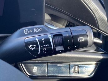 KIA NIRO 150Kw 2 Nav 65Kwh 5Dr Auto