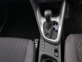 TOYOTA YARIS 1.5 Vvt-H Design Hatchback 5Dr Petrol Hybrid E-Cvt Euro 6 (S/S) 