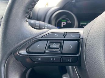 TOYOTA YARIS 1.5 Vvt-H Design Hatchback 5Dr Petrol Hybrid E-Cvt Euro 6 (S/S) 