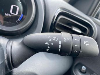 TOYOTA YARIS 1.5 Vvt-H Design Hatchback 5Dr Petrol Hybrid E-Cvt Euro 6 (S/S) 