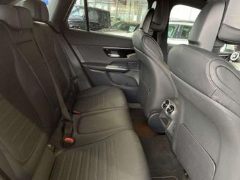 MERCEDES-BENZ GLC Glc 300E 4Matic Amg Line 5Dr 9G-Tronic