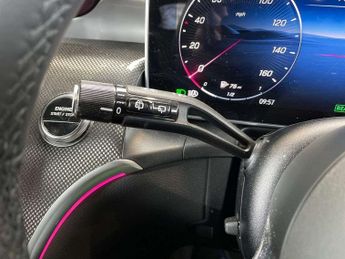 MERCEDES-BENZ GLC Glc 300E 4Matic Amg Line 5Dr 9G-Tronic