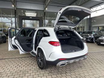 MERCEDES-BENZ GLC Glc 300E 4Matic Amg Line 5Dr 9G-Tronic