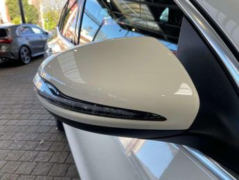MERCEDES-BENZ GLA Gla 220D 4Matic Amg Line Executive 5Dr Auto