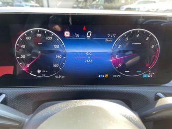 MERCEDES-BENZ CLA Cla 180 Amg Line Premium Plus 4Dr Tip Auto