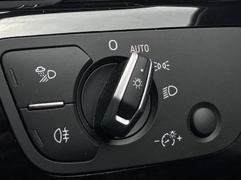 AUDI A4 2.0 Tfsi 35 Black Edition Saloon 4Dr Petrol S Tronic Euro 6 (S/S