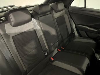 VOLKSWAGEN T-ROC 1.5 Tsi Gpf Evo R-Line Suv 5Dr Petrol Dsg Euro 6 (S/S) (150 Ps)