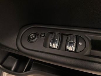 MINI COUNTRYMAN 1.5 Cooper Classic Suv 5Dr Petrol Auto All4 Euro 6 (S/S) (136 Ps