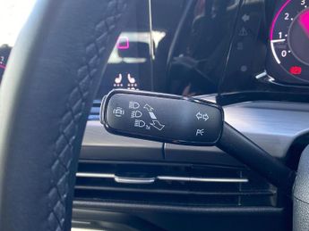 VOLKSWAGEN GOLF 1.5 Etsi Mhev Style Hatchback 5Dr Petrol Hybrid Dsg Euro 6 (S/S)