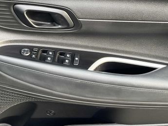 HYUNDAI BAYON 1.0 Tgdi 48V Mhev Se Connect 5Dr Dct