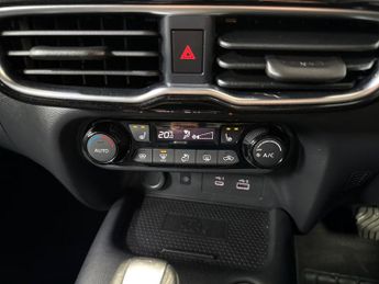 NISSAN JUKE 1.6 Tekna Suv 5Dr Petrol Hybrid Auto Euro 6 (143 Ps)