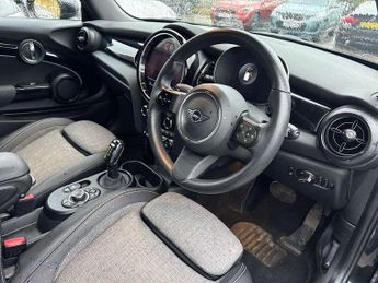 MINI HATCHBACK 135Kw Cooper S Level 2 33Kwh 3Dr Auto