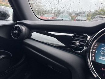 MINI HATCHBACK 135Kw Cooper S Level 2 33Kwh 3Dr Auto