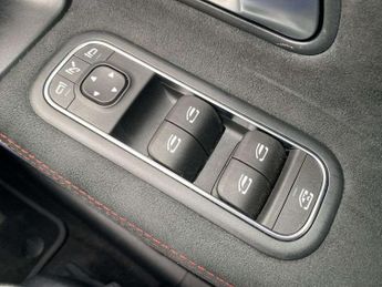 MERCEDES-BENZ CLA Cla 180 Amg Line Executive 5Dr Tip Auto