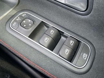 MERCEDES-BENZ CLA Cla 250E Amg Line Premium 4Dr Tip Auto