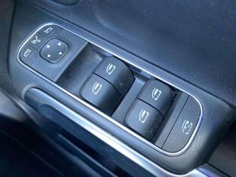 MERCEDES-BENZ GLB Glb 200 Amg Line Premium 5Dr 7G-Tronic