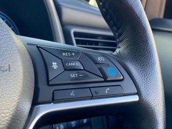 NISSAN LEAF 40Kwh Tekna Hatchback 5Dr Electric Auto (150 Ps)