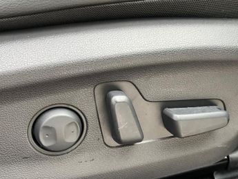 HYUNDAI KONA 64Kwh Ultimate Suv 5Dr Electric Auto (10.5Kw Charger) (204 Ps)