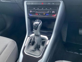 VOLKSWAGEN T-ROC 1.5 Tsi Life Suv 5Dr Petrol Dsg Euro 6 (S/S) (150 Ps)