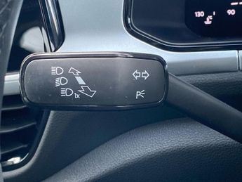 VOLKSWAGEN T-ROC 1.5 Tsi Life Suv 5Dr Petrol Dsg Euro 6 (S/S) (150 Ps)