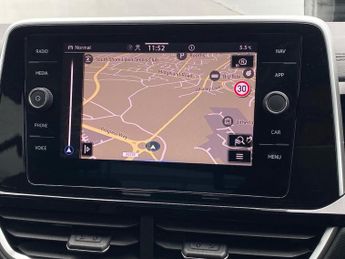 VOLKSWAGEN T-ROC 2.0 Tdi R-Line Suv 5Dr Diesel Dsg Euro 6 (S/S) (150 Ps)