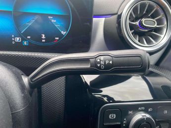 MERCEDES-BENZ CLA Cla 220D Amg Line Premium Plus 4Dr Tip Auto