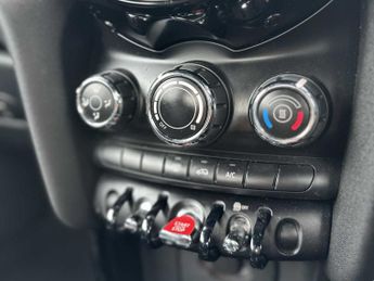 MINI CONVERTIBLE 1.5 Cooper Exclusive Ii 2Dr Auto