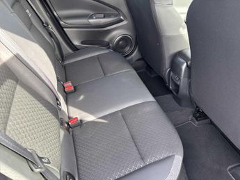 NISSAN JUKE 1.0 Dig-T N-Connecta 5Dr Dct