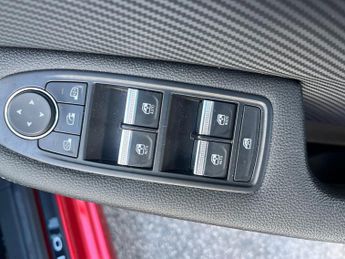 RENAULT CLIO 1.6 E-Tech Rs Line Hatchback 5Dr Petrol Hybrid Auto Euro 6 (S/S)