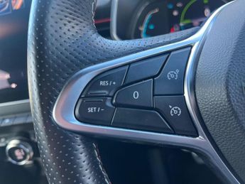 RENAULT CLIO 1.6 E-Tech Rs Line Hatchback 5Dr Petrol Hybrid Auto Euro 6 (S/S)